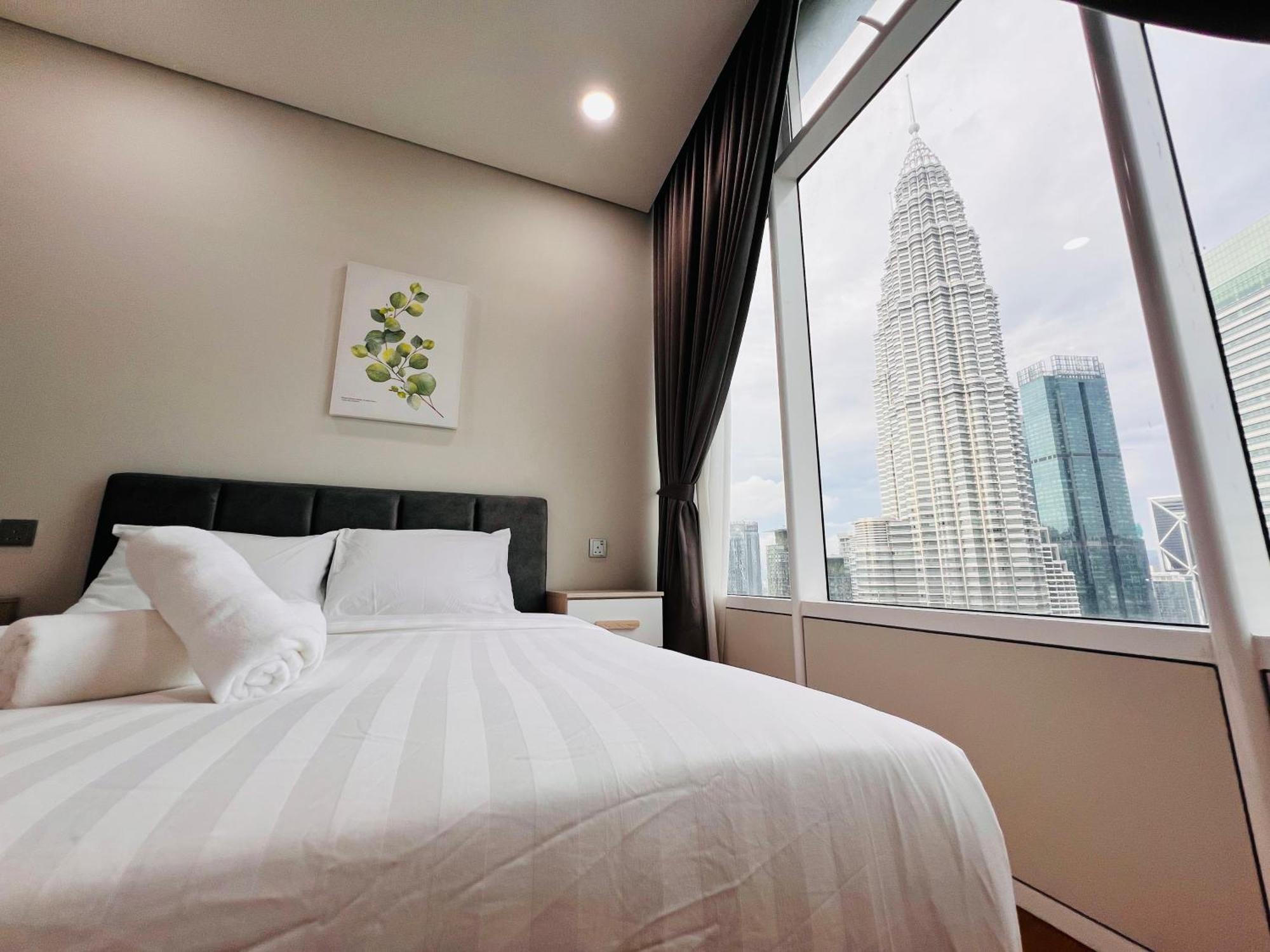 Sky Suites At Klcc By Mitstay — Photos 2